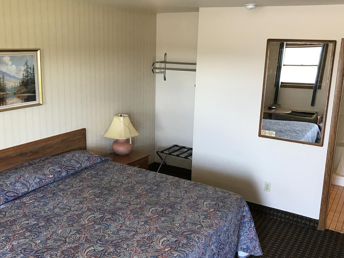 Exxon Quik Stop & Motel Wausaukee Kültér fotó