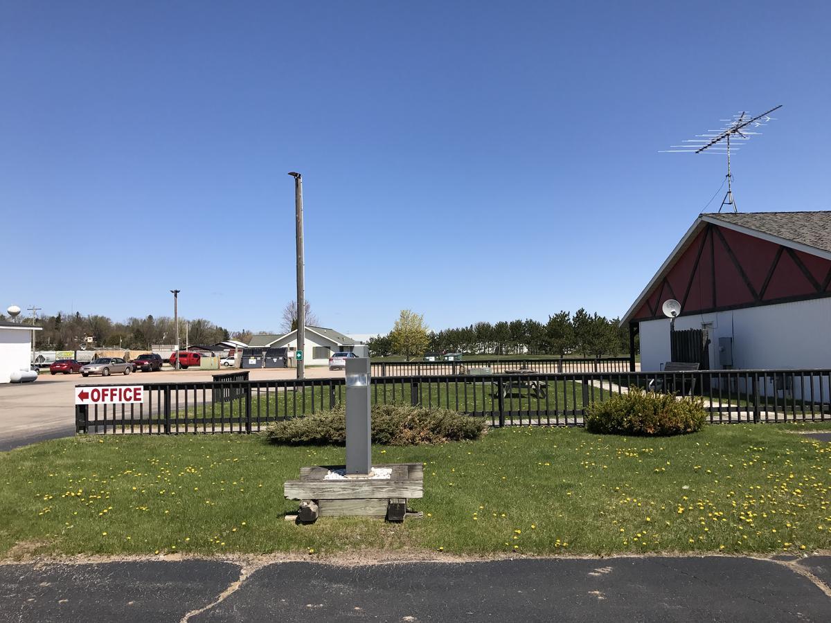 Exxon Quik Stop & Motel Wausaukee Kültér fotó