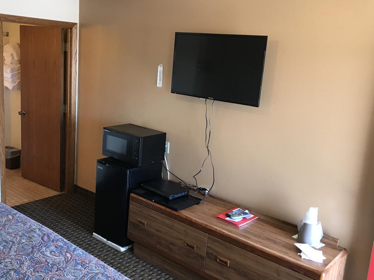 Exxon Quik Stop & Motel Wausaukee Kültér fotó