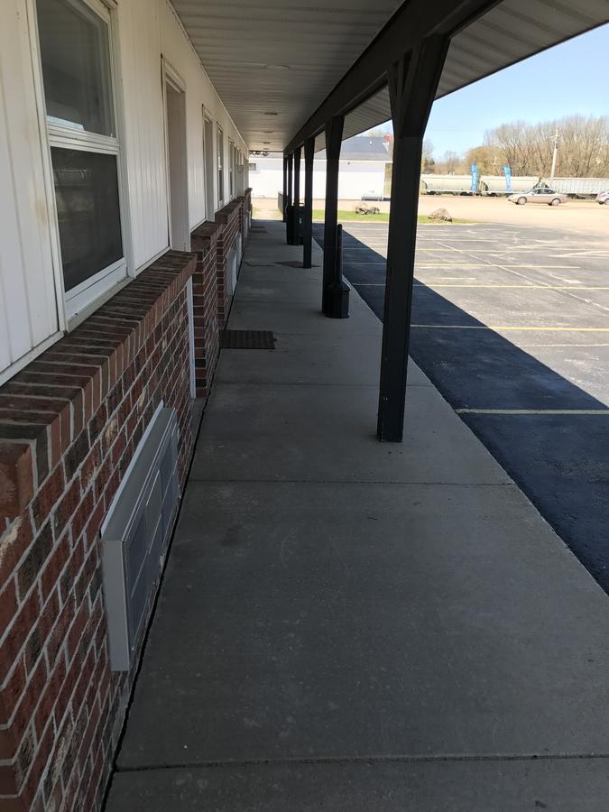 Exxon Quik Stop & Motel Wausaukee Kültér fotó